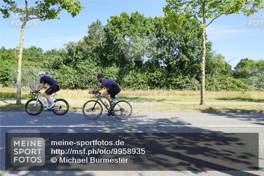09.08.2026 - GEWOBA Citytriathlon Bremen Michael Burmester http://msf.ph/oto/9958935 09.08.2026 12:09:20 Radfahren 543, 621, 629, 675, 700, 719, 819, 1121, 1124 meine-sportfotos.de