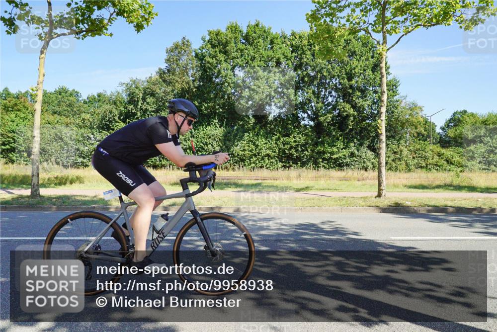 09.08.2026 - GEWOBA Citytriathlon Bremen Michael Burmester http://msf.ph/oto/9958938 09.08.2026 12:09:29 Radfahren 543, 570, 597, 621, 629, 719, 819, 1124 meine-sportfotos.de