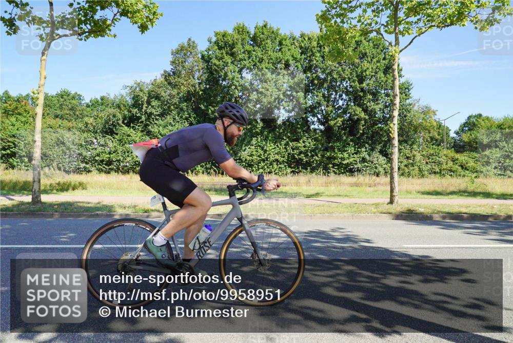 09.08.2026 - GEWOBA Citytriathlon Bremen Michael Burmester http://msf.ph/oto/9958951 09.08.2026 12:10:05 Radfahren 619, 633, 688, 718, 729, 770, 774, 1002 meine-sportfotos.de