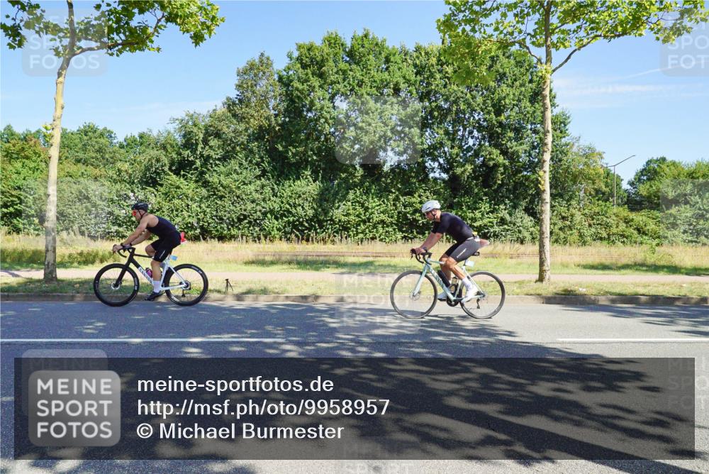 09.08.2026 - GEWOBA Citytriathlon Bremen Michael Burmester http://msf.ph/oto/9958957 09.08.2026 12:10:12 Radfahren 619, 633, 688, 729, 774, 1002 meine-sportfotos.de