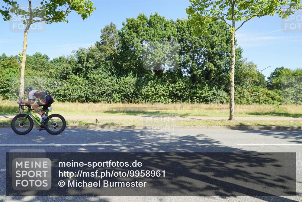 09.08.2026 - GEWOBA Citytriathlon Bremen Michael Burmester http://msf.ph/oto/9958961 09.08.2026 12:10:18 Radfahren 619, 633, 688, 729 meine-sportfotos.de