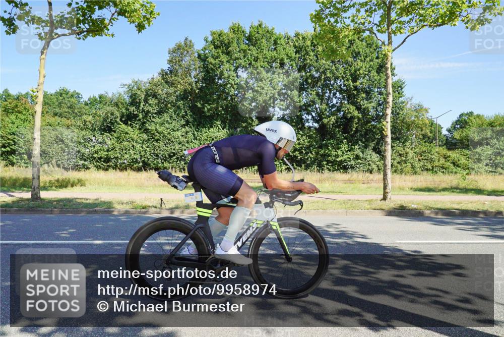 09.08.2026 - GEWOBA Citytriathlon Bremen Michael Burmester http://msf.ph/oto/9958974 09.08.2026 12:10:45 Radfahren 740, 766 meine-sportfotos.de