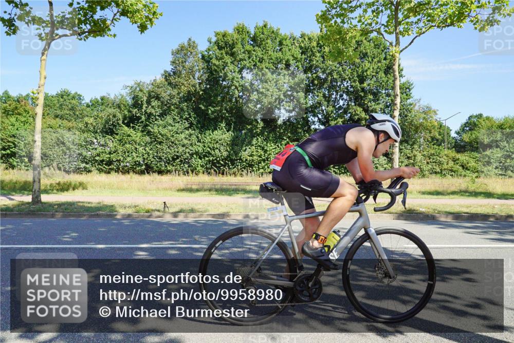 09.08.2026 - GEWOBA Citytriathlon Bremen Michael Burmester http://msf.ph/oto/9958980 09.08.2026 12:10:54 Radfahren 587, 652, 669, 714, 740, 743, 766 meine-sportfotos.de