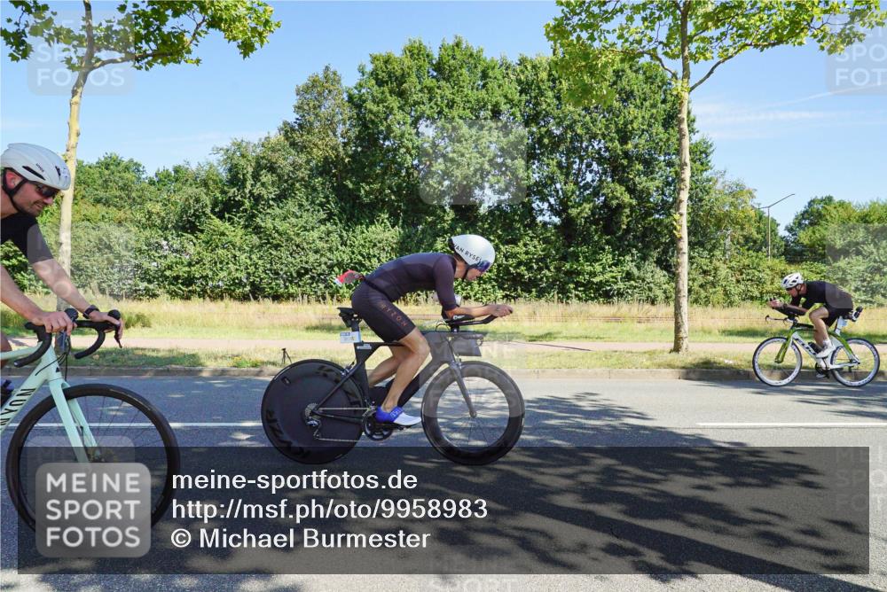 09.08.2026 - GEWOBA Citytriathlon Bremen Michael Burmester http://msf.ph/oto/9958983 09.08.2026 12:10:57 Radfahren 587, 652, 669, 690, 714, 740, 743, 766, 810, 831 meine-sportfotos.de