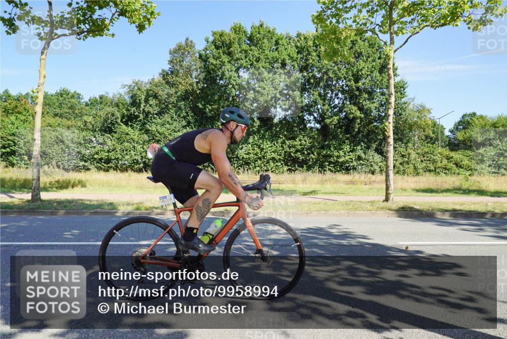 09.08.2026 - GEWOBA Citytriathlon Bremen Michael Burmester http://msf.ph/oto/9958994 09.08.2026 12:11:15 Radfahren 588, 641, 690, 698, 767, 789, 801, 810, 831, 854 meine-sportfotos.de