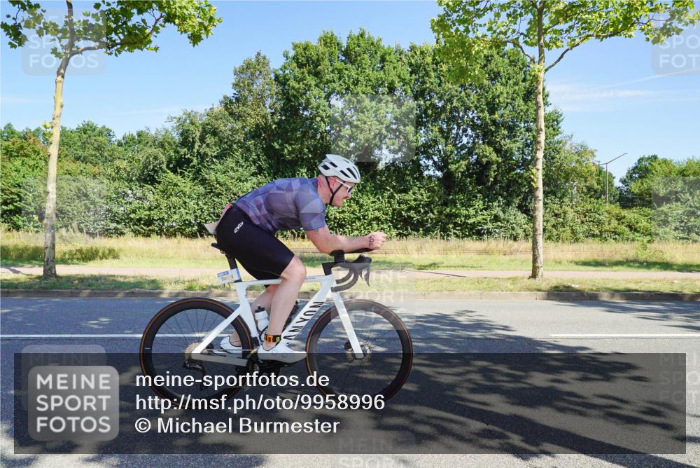 09.08.2026 - GEWOBA Citytriathlon Bremen Michael Burmester http://msf.ph/oto/9958996 09.08.2026 12:11:22 Radfahren 112, 540, 588, 666, 698, 703, 767, 789, 854, 1153 meine-sportfotos.de