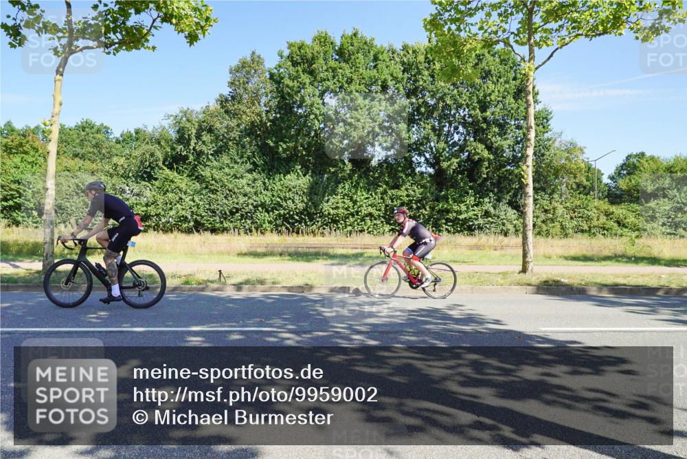 09.08.2026 - GEWOBA Citytriathlon Bremen Michael Burmester http://msf.ph/oto/9959002 09.08.2026 12:11:33 Radfahren 112, 540, 666, 692, 703, 712, 732, 862, 1153 meine-sportfotos.de
