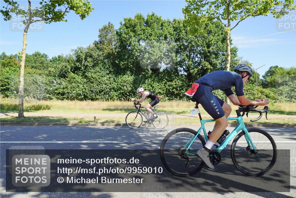 09.08.2026 - GEWOBA Citytriathlon Bremen Michael Burmester http://msf.ph/oto/9959010 09.08.2026 12:11:40 Radfahren 549, 631, 666, 676, 691, 692, 712, 732, 862, 1153 meine-sportfotos.de