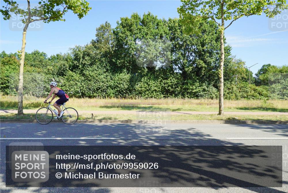 09.08.2026 - GEWOBA Citytriathlon Bremen Michael Burmester http://msf.ph/oto/9959026 09.08.2026 12:11:59 Radfahren 631, 642, 660, 676 meine-sportfotos.de