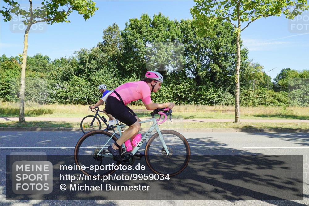 09.08.2026 - GEWOBA Citytriathlon Bremen Michael Burmester http://msf.ph/oto/9959034 09.08.2026 12:12:15 Radfahren 610, 618, 632, 677, 697 meine-sportfotos.de