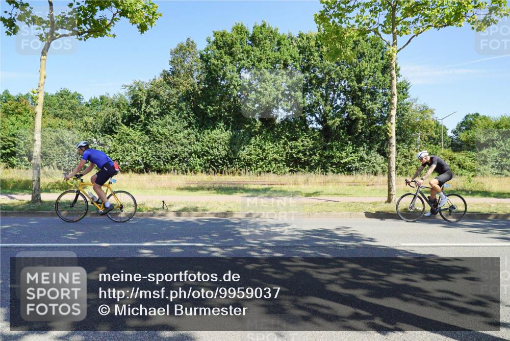 09.08.2026 - GEWOBA Citytriathlon Bremen Michael Burmester http://msf.ph/oto/9959037 09.08.2026 12:12:19 Radfahren 589, 610, 618, 632, 661, 677, 697, 825 meine-sportfotos.de