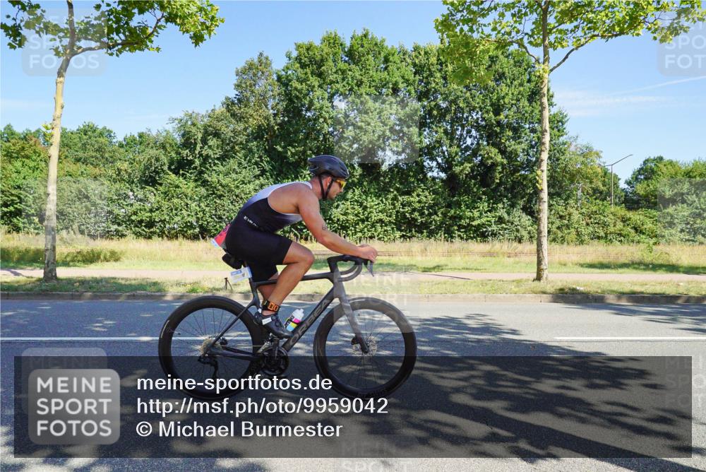 09.08.2026 - GEWOBA Citytriathlon Bremen Michael Burmester http://msf.ph/oto/9959042 09.08.2026 12:12:25 Radfahren 544, 589, 610, 632, 661, 677, 697, 791, 825, 835, 1127, 1131 meine-sportfotos.de