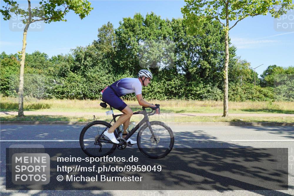 09.08.2026 - GEWOBA Citytriathlon Bremen Michael Burmester http://msf.ph/oto/9959049 09.08.2026 12:12:30 Radfahren 544, 589, 632, 661, 697, 791, 825, 835, 1127, 1131 meine-sportfotos.de