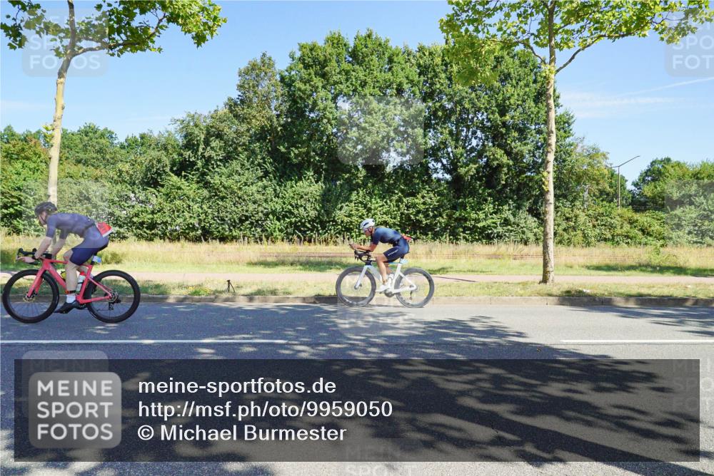 09.08.2026 - GEWOBA Citytriathlon Bremen Michael Burmester http://msf.ph/oto/9959050 09.08.2026 12:12:31 Radfahren 544, 589, 632, 661, 697, 764, 791, 825, 835, 1127, 1131 meine-sportfotos.de