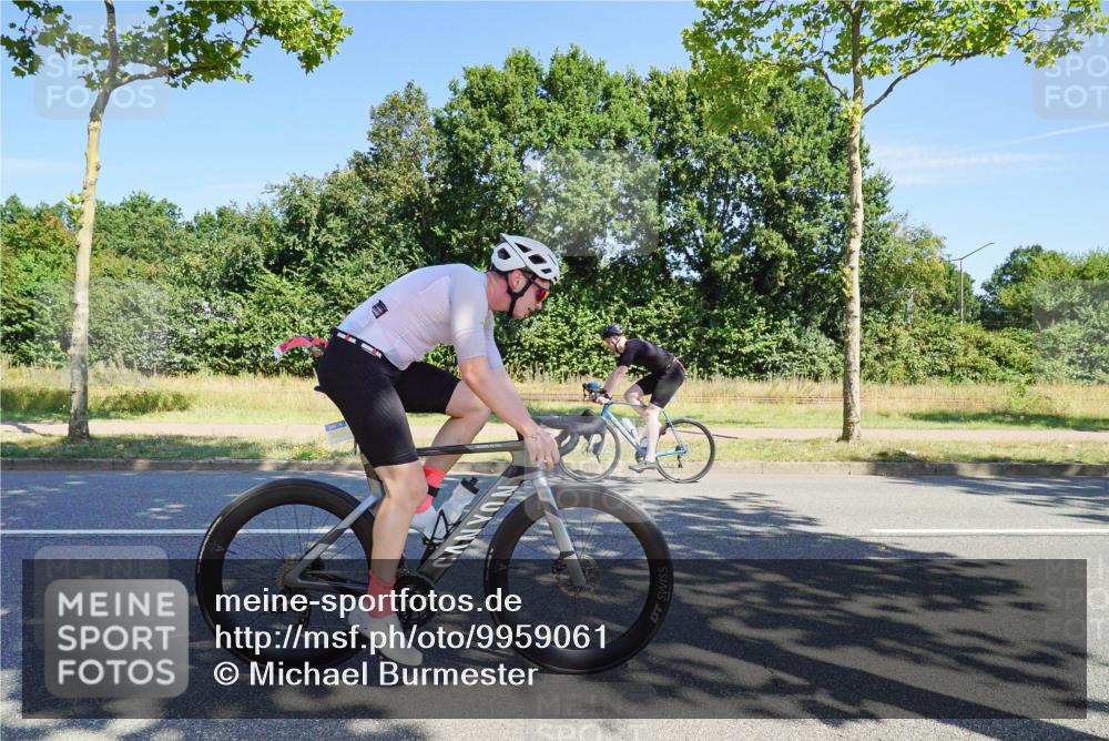 09.08.2026 - GEWOBA Citytriathlon Bremen Michael Burmester http://msf.ph/oto/9959061 09.08.2026 12:12:44 Radfahren 593, 605, 606, 683, 723, 764, 878, 951, 1127 meine-sportfotos.de