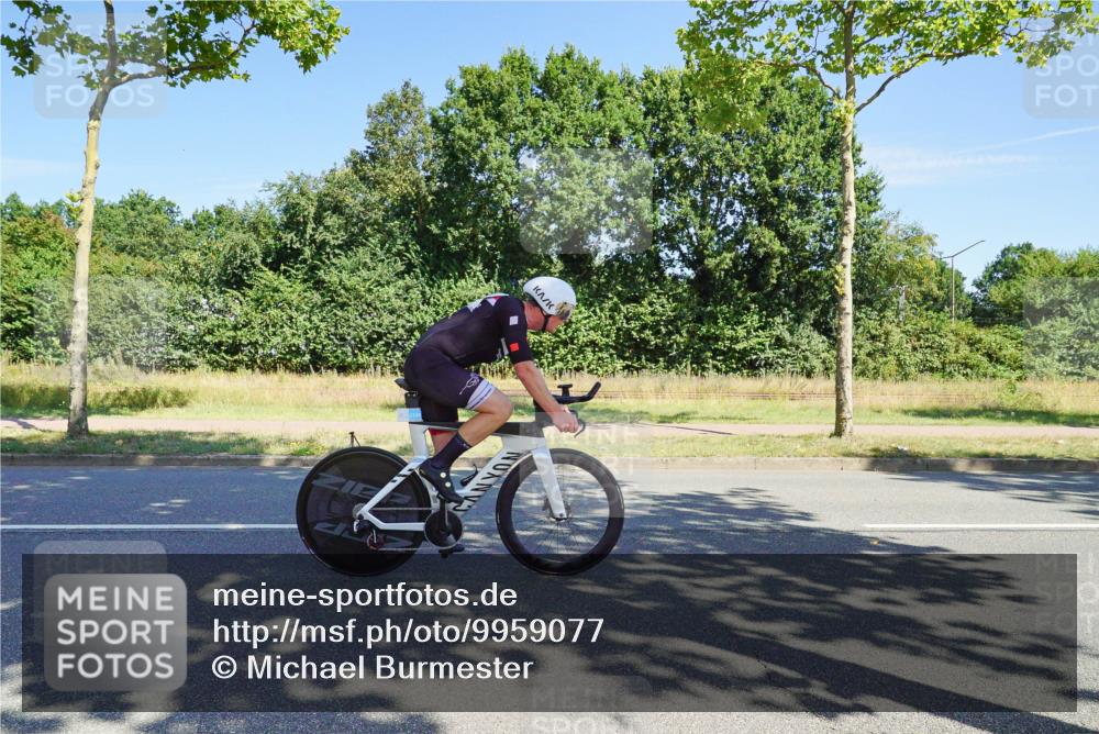 09.08.2026 - GEWOBA Citytriathlon Bremen Michael Burmester http://msf.ph/oto/9959077 09.08.2026 12:13:09 Radfahren 551, 575, 616, 636, 658, 747, 843, 852 meine-sportfotos.de