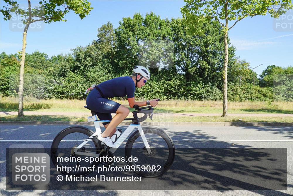 09.08.2026 - GEWOBA Citytriathlon Bremen Michael Burmester http://msf.ph/oto/9959082 09.08.2026 12:13:21 Radfahren 551, 575, 710, 824, 882, 1011, 1116, 1148 meine-sportfotos.de