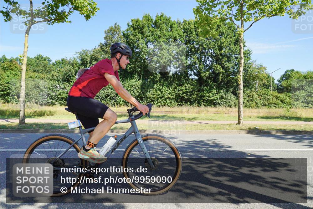 09.08.2026 - GEWOBA Citytriathlon Bremen Michael Burmester http://msf.ph/oto/9959090 09.08.2026 12:13:32 Radfahren 591, 592, 645, 685, 710, 824, 882, 884, 1011, 1116, 1150 meine-sportfotos.de
