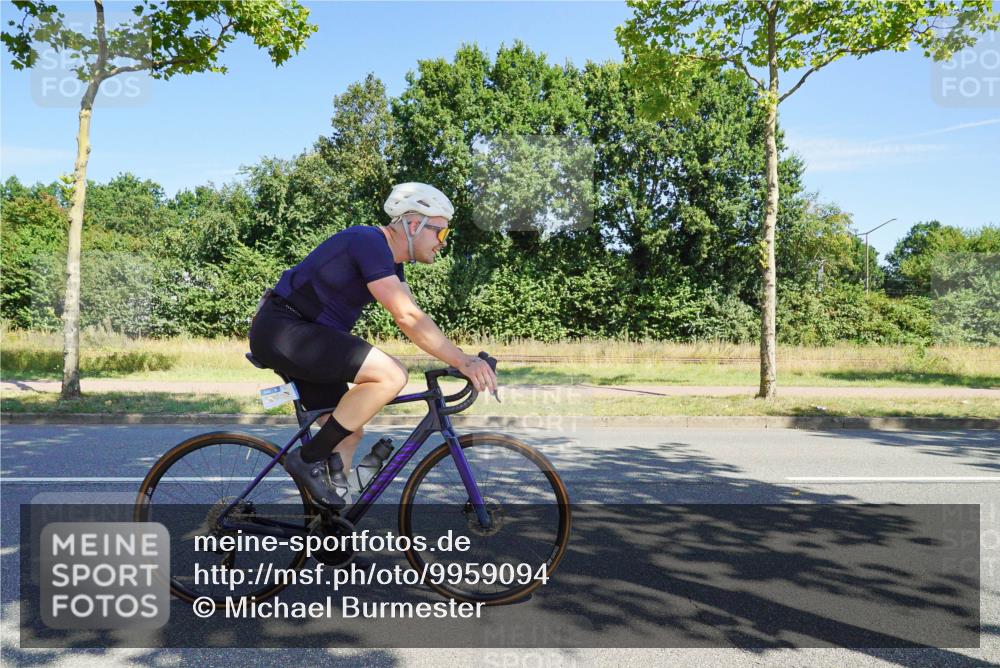 09.08.2026 - GEWOBA Citytriathlon Bremen Michael Burmester http://msf.ph/oto/9959094 09.08.2026 12:13:38 Radfahren 547, 591, 592, 645, 685, 710, 884, 1011, 1150 meine-sportfotos.de