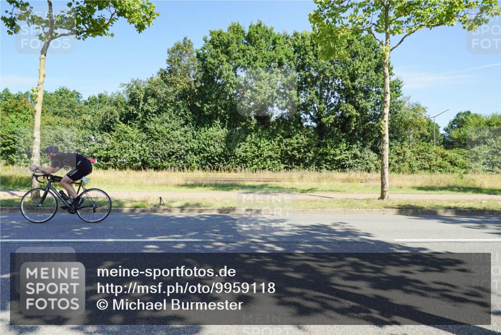 09.08.2026 - GEWOBA Citytriathlon Bremen Michael Burmester http://msf.ph/oto/9959118 09.08.2026 12:14:29 Radfahren 561, 574, 582, 647, 680 meine-sportfotos.de