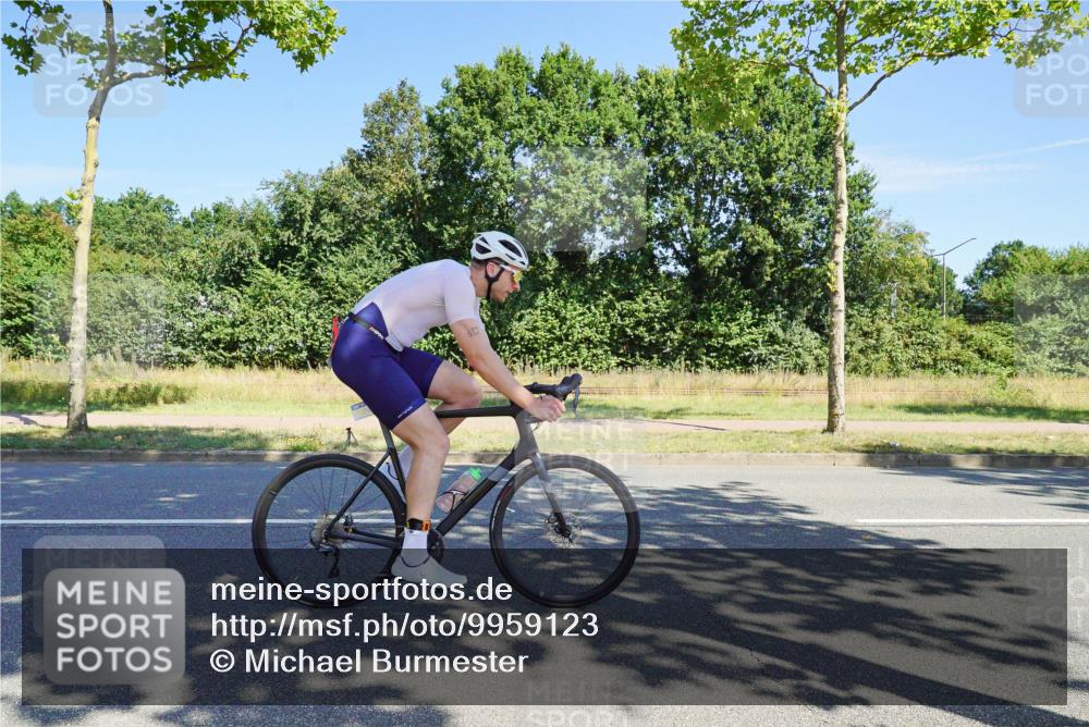 09.08.2026 - GEWOBA Citytriathlon Bremen Michael Burmester http://msf.ph/oto/9959123 09.08.2026 12:14:36 Radfahren 561, 574, 582, 647, 680, 733 meine-sportfotos.de