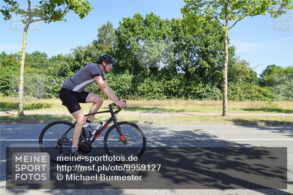 09.08.2026 - GEWOBA Citytriathlon Bremen Michael Burmester http://msf.ph/oto/9959127 09.08.2026 12:14:42 Radfahren 561, 574, 582, 679, 680, 721, 733, 746, 750 meine-sportfotos.de