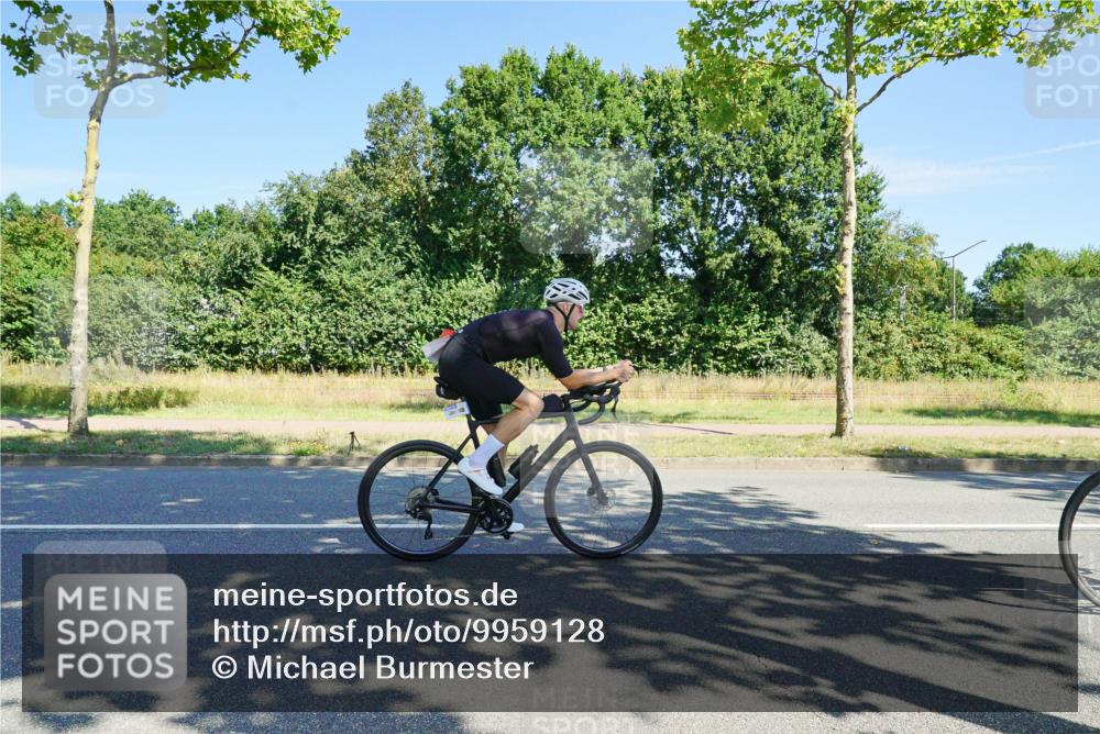09.08.2026 - GEWOBA Citytriathlon Bremen Michael Burmester http://msf.ph/oto/9959128 09.08.2026 12:14:42 Radfahren 561, 574, 582, 679, 680, 721, 733, 746, 750 meine-sportfotos.de