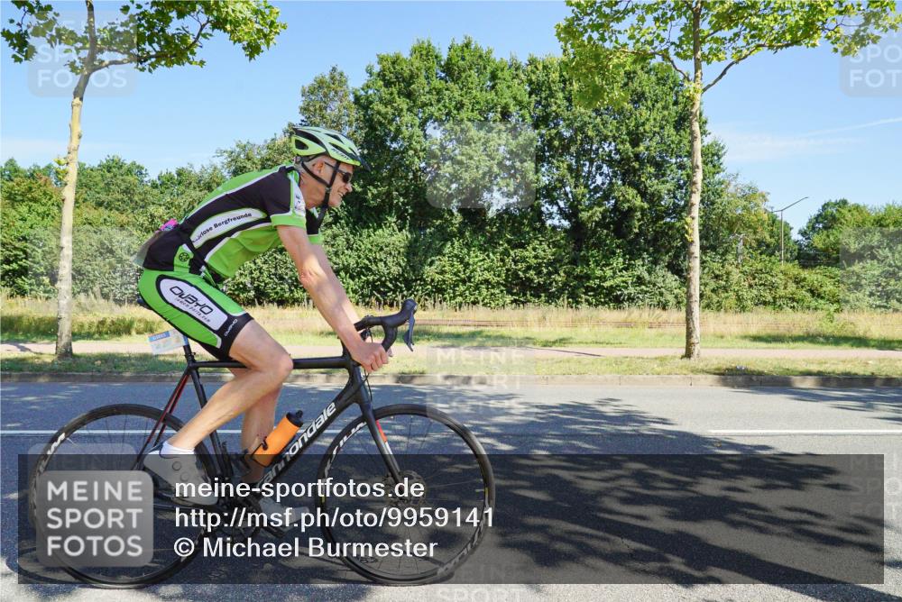 09.08.2026 - GEWOBA Citytriathlon Bremen Michael Burmester http://msf.ph/oto/9959141 09.08.2026 12:15:04 Radfahren 924, 1004, 1015 meine-sportfotos.de