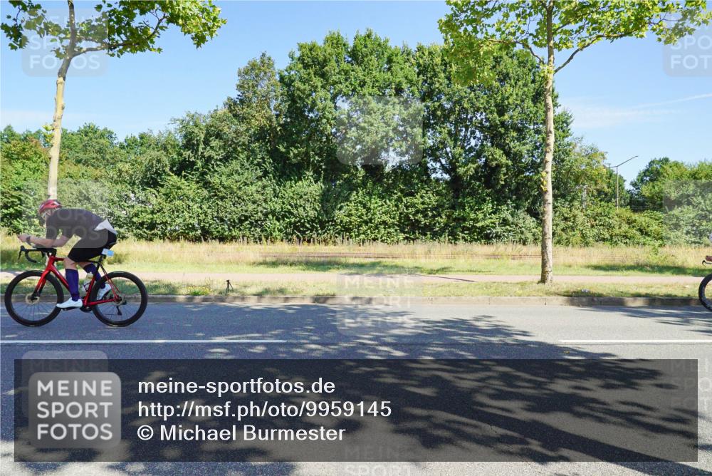 09.08.2026 - GEWOBA Citytriathlon Bremen Michael Burmester http://msf.ph/oto/9959145 09.08.2026 12:15:10 Radfahren 613, 646, 924, 1015, 1016, 1128 meine-sportfotos.de