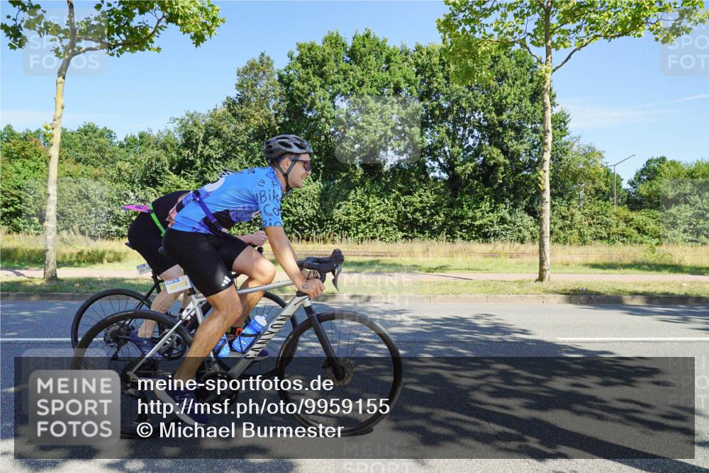 09.08.2026 - GEWOBA Citytriathlon Bremen Michael Burmester http://msf.ph/oto/9959155 09.08.2026 12:15:22 Radfahren 613, 615, 646, 655, 793, 1008, 1016, 1128 meine-sportfotos.de