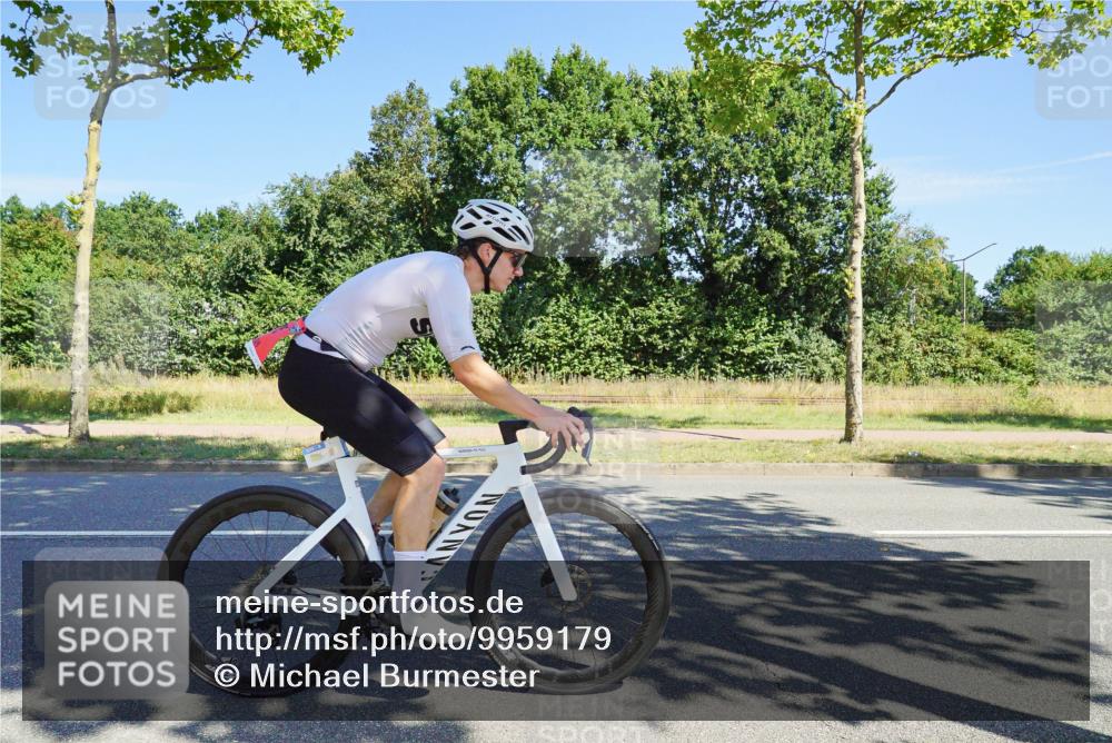 09.08.2026 - GEWOBA Citytriathlon Bremen Michael Burmester http://msf.ph/oto/9959179 09.08.2026 12:15:53 Radfahren 730, 765, 874, 875, 879, 880, 883, 983, 1133 meine-sportfotos.de