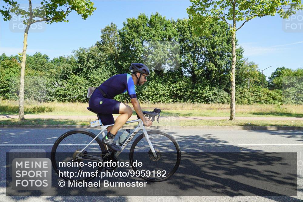 09.08.2026 - GEWOBA Citytriathlon Bremen Michael Burmester http://msf.ph/oto/9959182 09.08.2026 12:15:56 Radfahren 730, 874, 875, 879, 880, 883, 983, 1133 meine-sportfotos.de