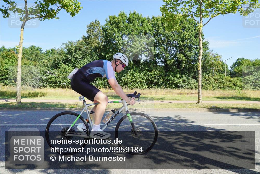 09.08.2026 - GEWOBA Citytriathlon Bremen Michael Burmester http://msf.ph/oto/9959184 09.08.2026 12:15:59 Radfahren 611, 730, 874, 875, 879, 880, 883, 983, 1133 meine-sportfotos.de