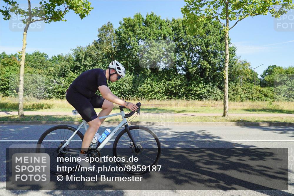 09.08.2026 - GEWOBA Citytriathlon Bremen Michael Burmester http://msf.ph/oto/9959187 09.08.2026 12:16:04 Radfahren 611, 730, 855, 874, 875, 879, 883, 955, 983, 1117 meine-sportfotos.de