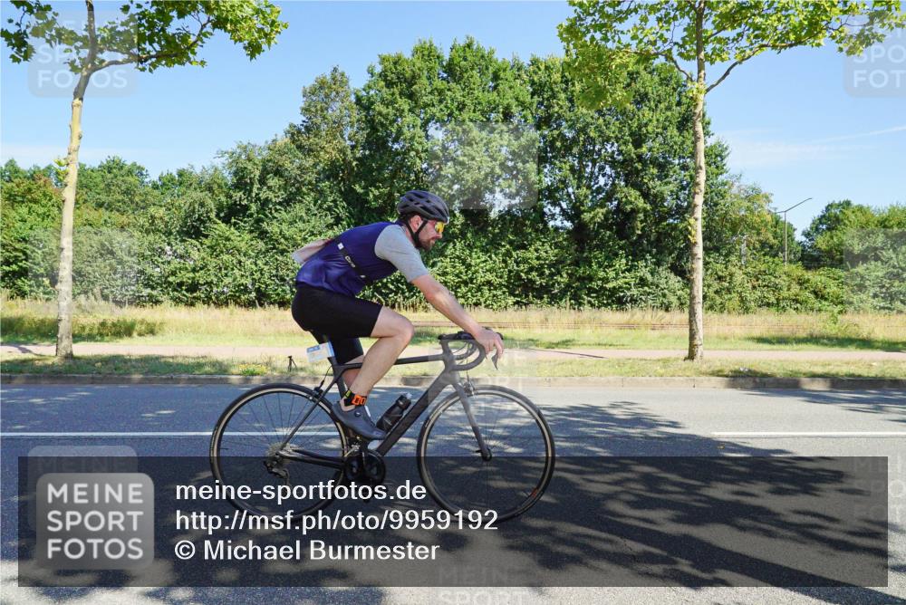 09.08.2026 - GEWOBA Citytriathlon Bremen Michael Burmester http://msf.ph/oto/9959192 09.08.2026 12:16:14 Radfahren 564, 611, 716, 726, 775, 855, 914, 955, 1117 meine-sportfotos.de
