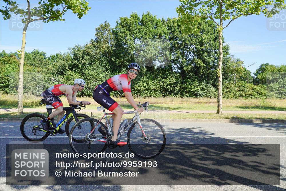 09.08.2026 - GEWOBA Citytriathlon Bremen Michael Burmester http://msf.ph/oto/9959193 09.08.2026 12:16:17 Radfahren 564, 580, 611, 716, 726, 775, 855, 914, 955, 1013, 1117 meine-sportfotos.de