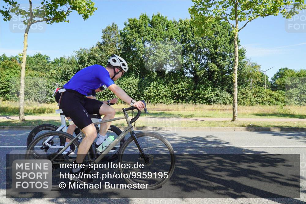 09.08.2026 - GEWOBA Citytriathlon Bremen Michael Burmester http://msf.ph/oto/9959195 09.08.2026 12:16:20 Radfahren 564, 580, 716, 726, 775, 855, 914, 955, 1013, 1117 meine-sportfotos.de