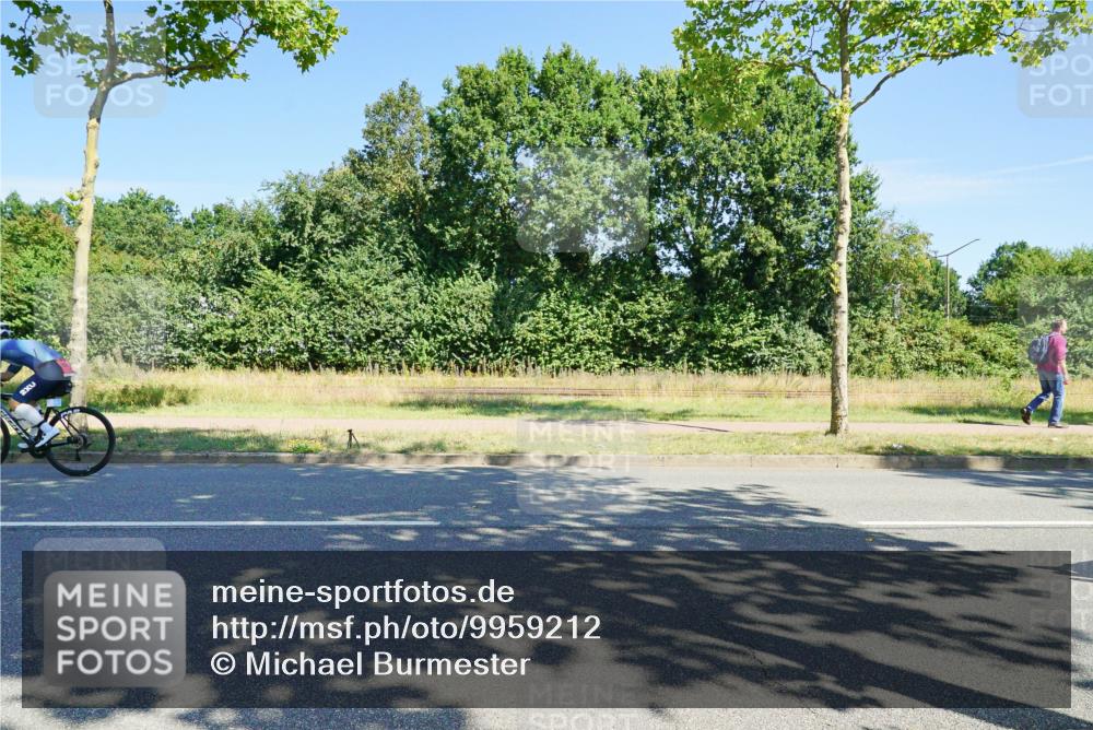 09.08.2026 - GEWOBA Citytriathlon Bremen Michael Burmester http://msf.ph/oto/9959212 09.08.2026 12:16:42 Radfahren 648, 804, 846, 918, 1138 meine-sportfotos.de