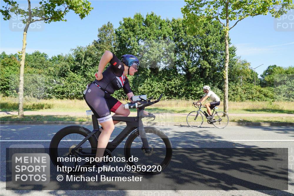 09.08.2026 - GEWOBA Citytriathlon Bremen Michael Burmester http://msf.ph/oto/9959220 09.08.2026 12:16:57 Radfahren 555, 627, 673, 895, 932, 1130 meine-sportfotos.de