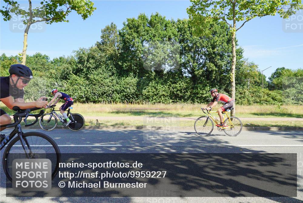 09.08.2026 - GEWOBA Citytriathlon Bremen Michael Burmester http://msf.ph/oto/9959227 09.08.2026 12:17:11 Radfahren 552, 600, 627, 932, 1143, 1158 meine-sportfotos.de