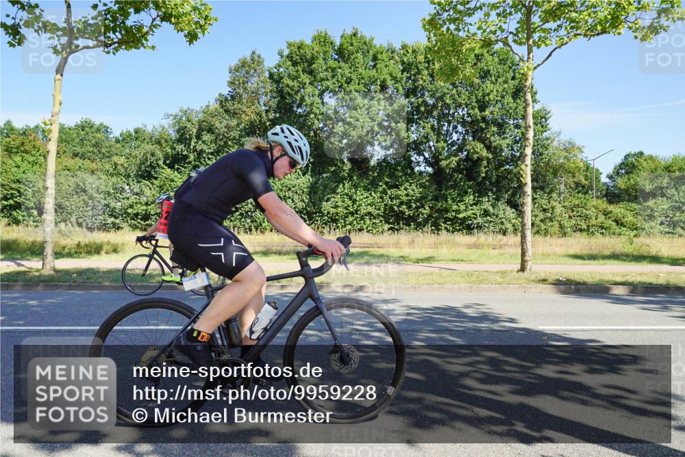 09.08.2026 - GEWOBA Citytriathlon Bremen Michael Burmester http://msf.ph/oto/9959228 09.08.2026 12:17:13 Radfahren 552, 600, 627, 778, 932, 1143, 1158 meine-sportfotos.de