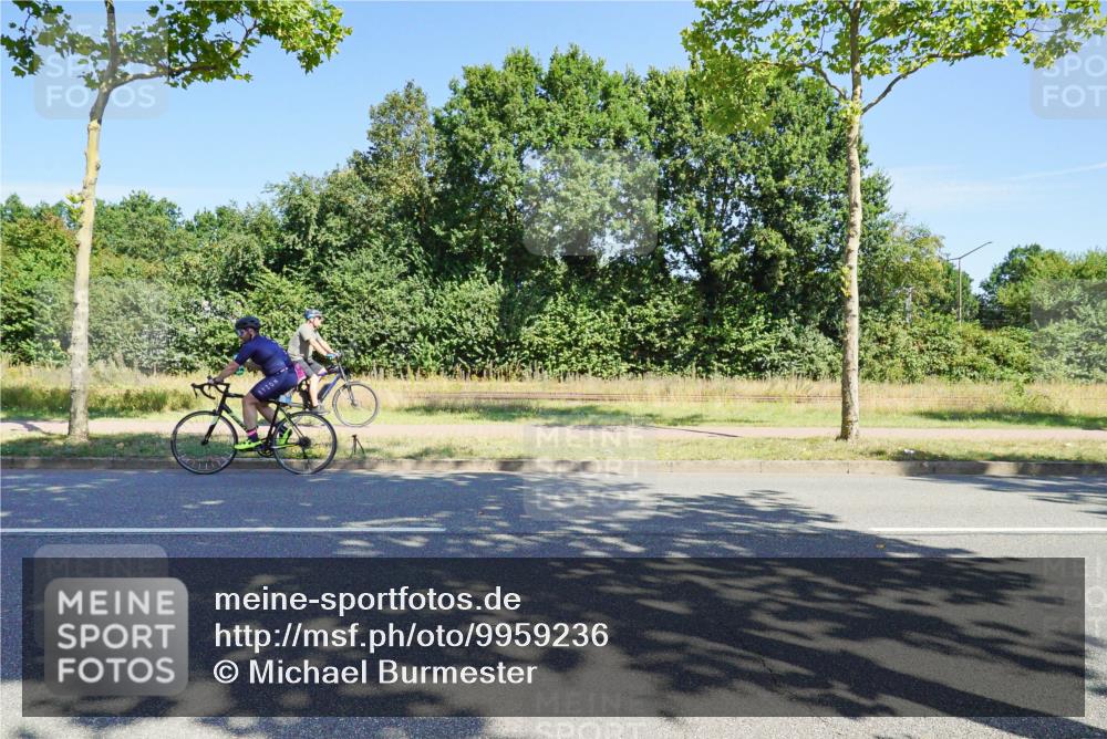09.08.2026 - GEWOBA Citytriathlon Bremen Michael Burmester http://msf.ph/oto/9959236 09.08.2026 12:17:22 Radfahren 552, 565, 598, 600, 653, 778, 807, 1143, 1158 meine-sportfotos.de