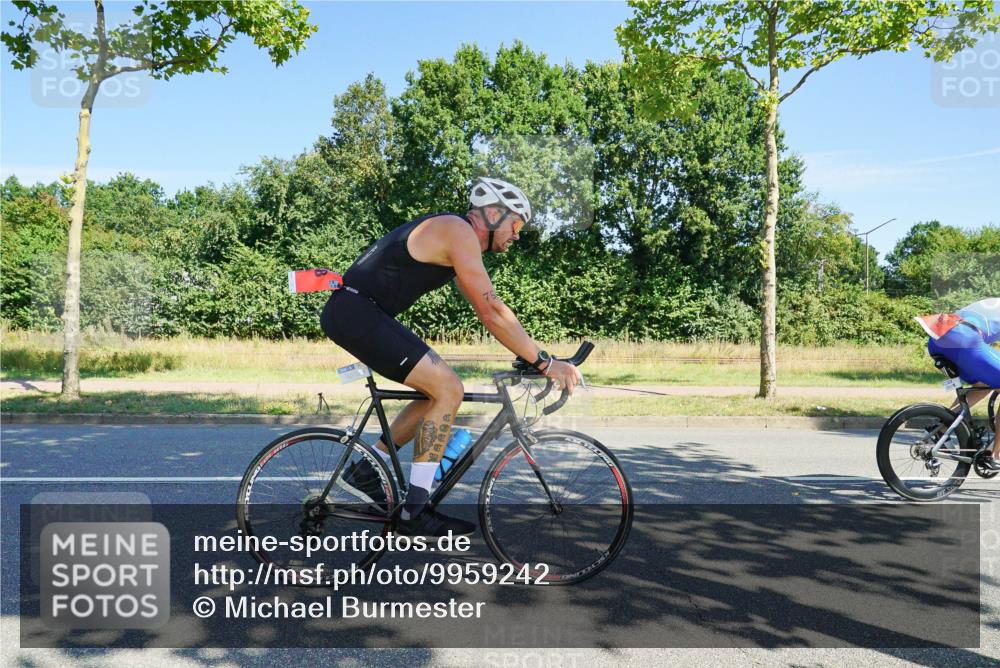 09.08.2026 - GEWOBA Citytriathlon Bremen Michael Burmester http://msf.ph/oto/9959242 09.08.2026 12:17:32 Radfahren 565, 579, 598, 609, 650, 653, 758, 778, 784, 807 meine-sportfotos.de