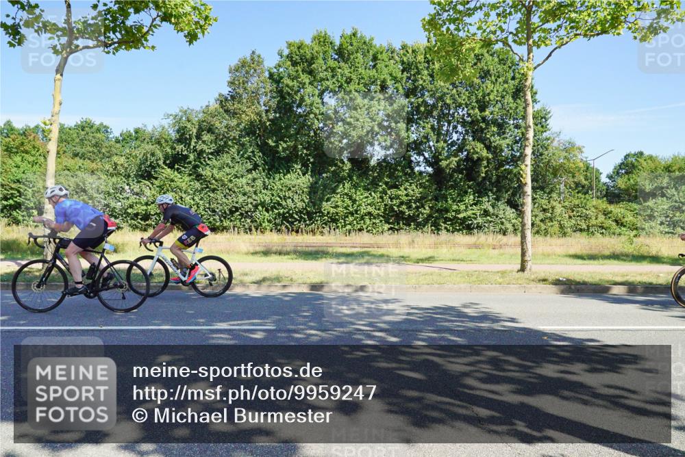 09.08.2026 - GEWOBA Citytriathlon Bremen Michael Burmester http://msf.ph/oto/9959247 09.08.2026 12:17:45 Radfahren 579, 609, 650, 672, 758, 784, 1109, 1126, 1147 meine-sportfotos.de