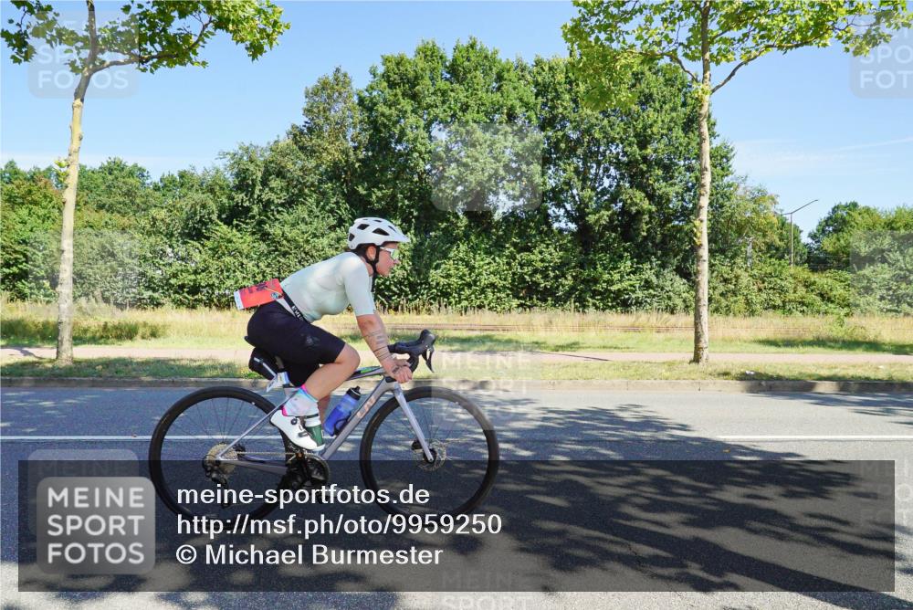 09.08.2026 - GEWOBA Citytriathlon Bremen Michael Burmester http://msf.ph/oto/9959250 09.08.2026 12:17:48 Radfahren 579, 609, 672, 901, 981, 1109, 1126, 1147 meine-sportfotos.de