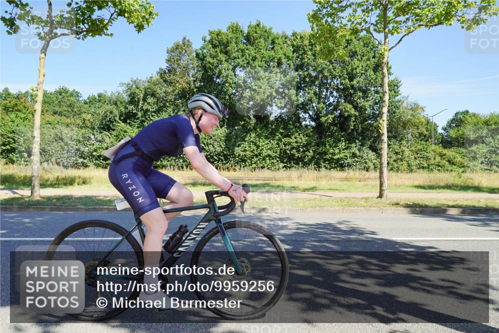 09.08.2026 - GEWOBA Citytriathlon Bremen Michael Burmester http://msf.ph/oto/9959256 09.08.2026 12:17:57 Radfahren 672, 739, 769, 781, 808, 869, 901, 981, 1118, 1126, 1147 meine-sportfotos.de