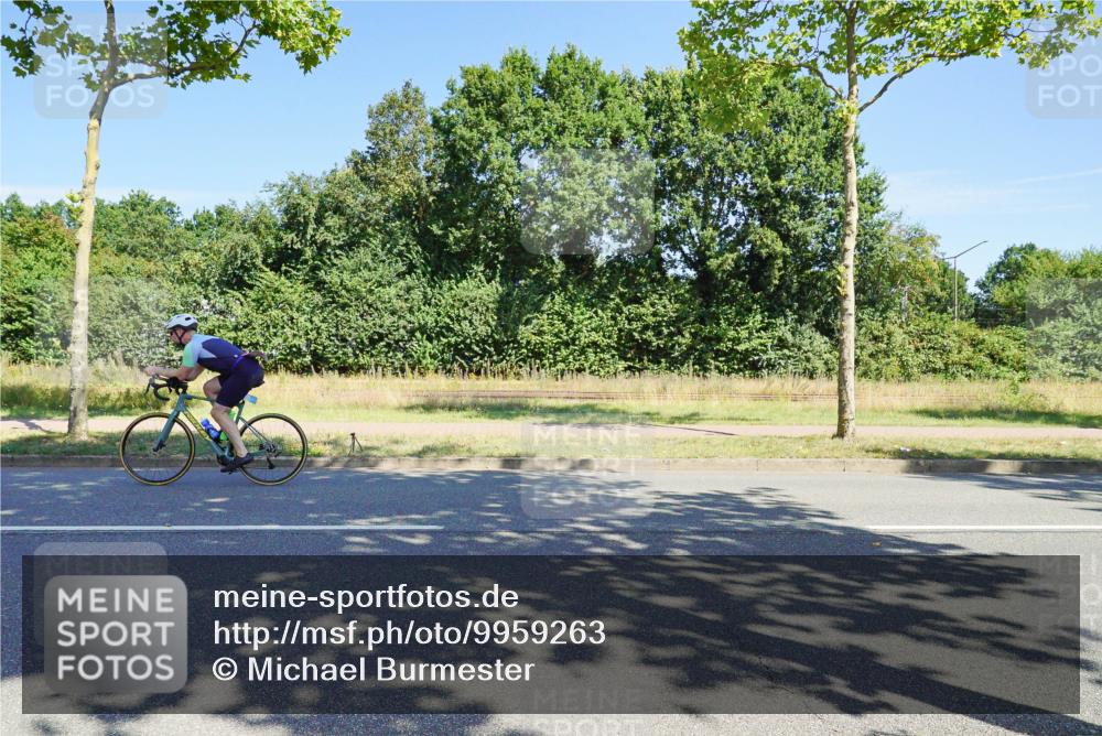 09.08.2026 - GEWOBA Citytriathlon Bremen Michael Burmester http://msf.ph/oto/9959263 09.08.2026 12:18:11 Radfahren 739, 781, 826, 869, 1118, 1146 meine-sportfotos.de
