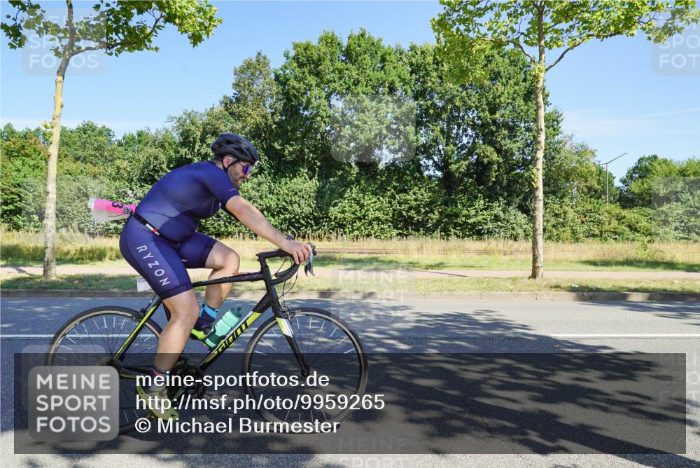 09.08.2026 - GEWOBA Citytriathlon Bremen Michael Burmester http://msf.ph/oto/9959265 09.08.2026 12:18:17 Radfahren 826, 872, 1003, 1146 meine-sportfotos.de