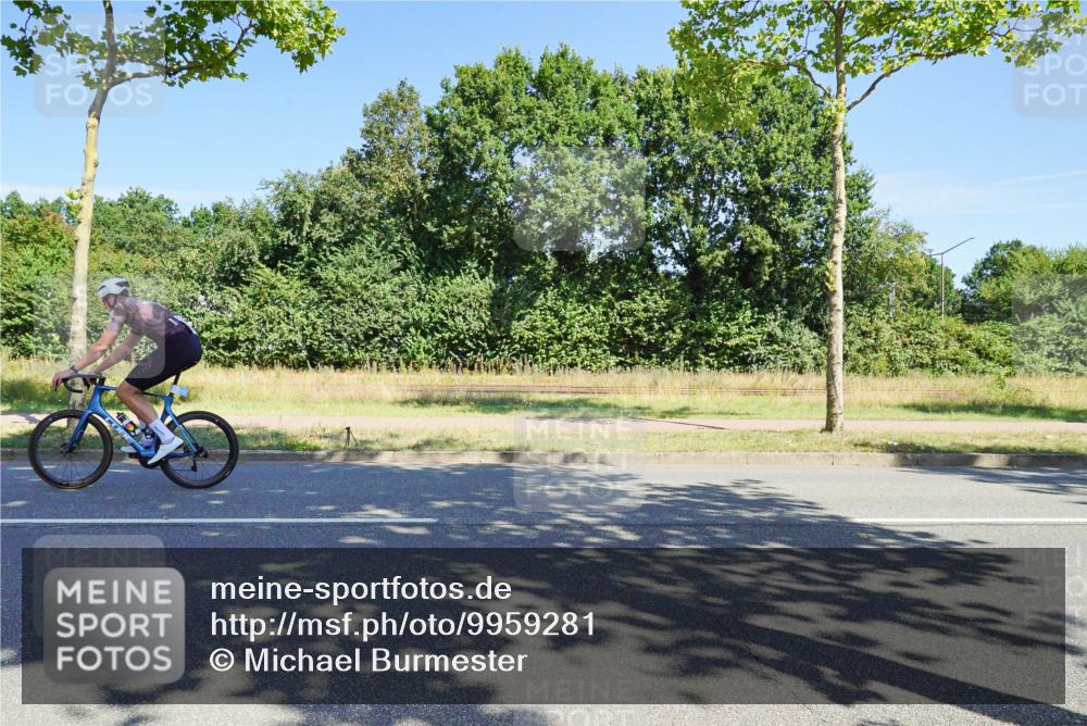 09.08.2026 - GEWOBA Citytriathlon Bremen Michael Burmester http://msf.ph/oto/9959281 09.08.2026 12:18:39 Radfahren 756, 814, 864, 1119 meine-sportfotos.de
