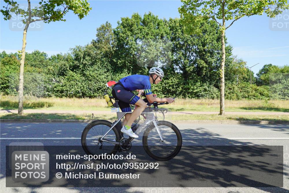 09.08.2026 - GEWOBA Citytriathlon Bremen Michael Burmester http://msf.ph/oto/9959292 09.08.2026 12:19:08 Radfahren 557, 569, 624, 744, 749, 886, 1009, 1120 meine-sportfotos.de